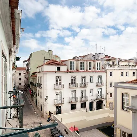 Апартаменти Stylish Stay, Renovated Gem In Bairro Alto *