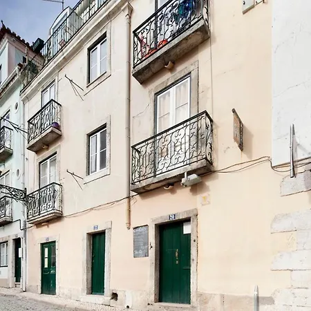 Stylish Stay, Renovated Gem In Bairro Alto Apartman Lisboa