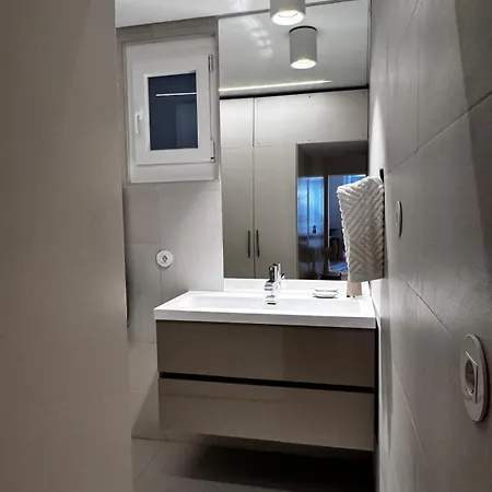 Stylish Stay, Renovated Gem In Bairro Alto Apartman *