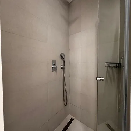 Stylish Stay, Renovated Gem In Bairro Alto Apartman Lisboa